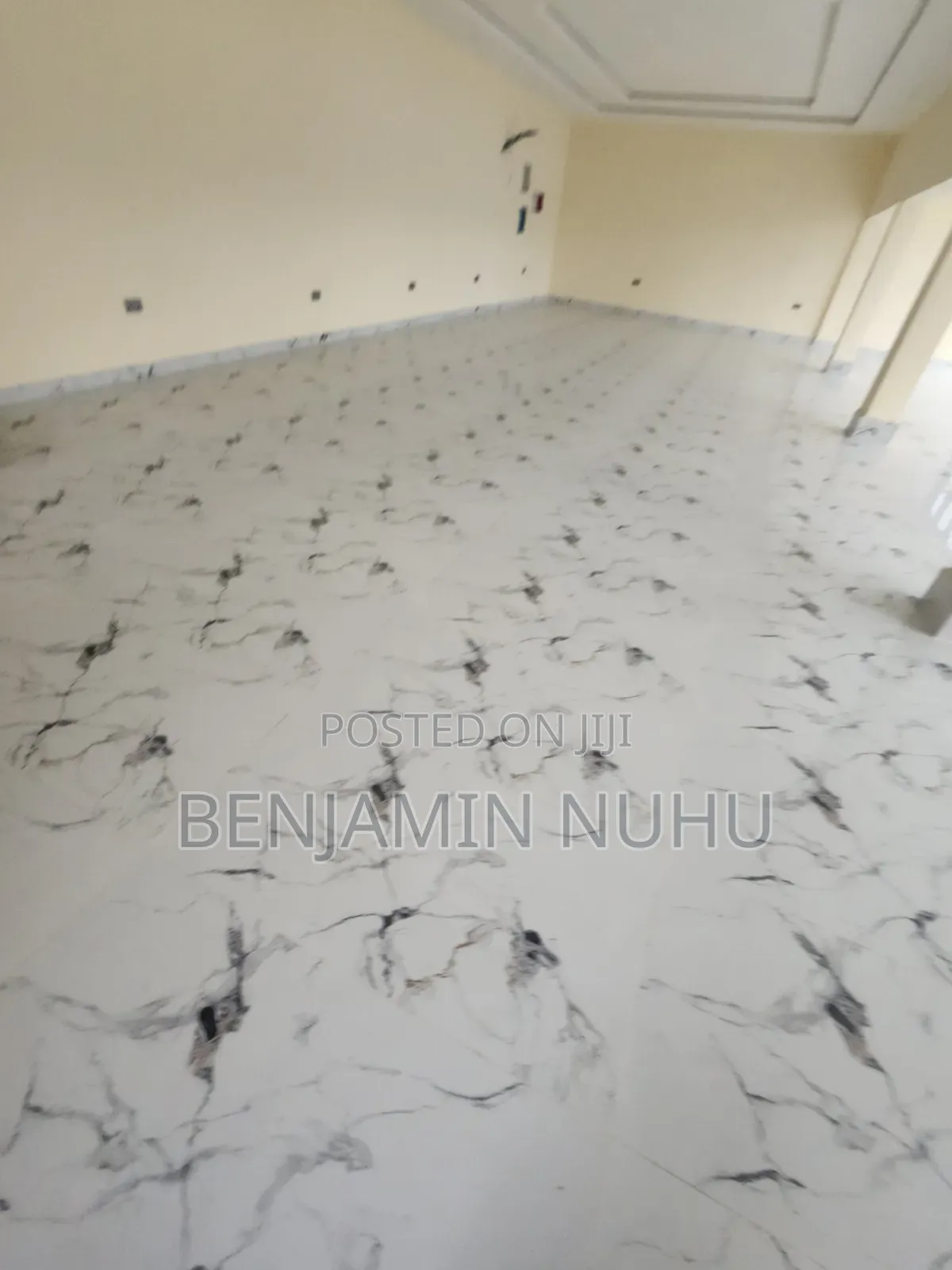 A 178.45sqm on the 1st Floor, With a Show Glass