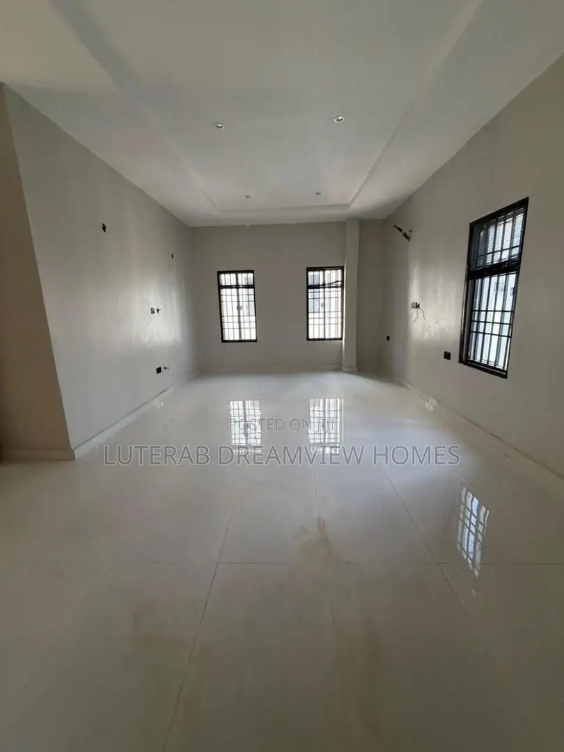 5bdrm Duplex in Jahi Katampe for sale