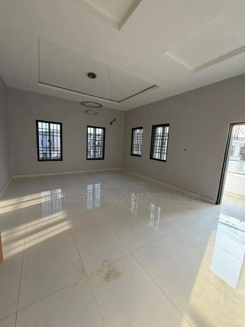 5bdrm Duplex in Jahi Katampe for sale
