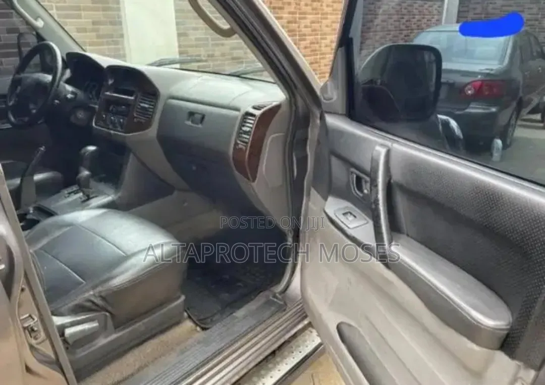 Mitsubishi Pajero Sport 2004 Gray