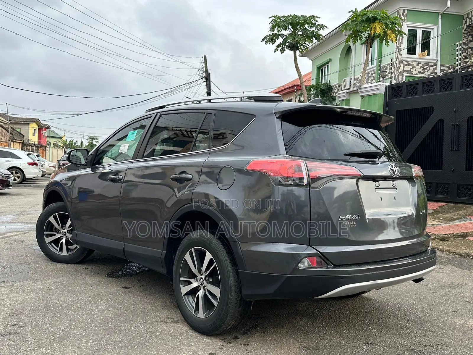 Toyota RAV4 Limited AWD (2.5L 4cyl 6A) 2017 Gray