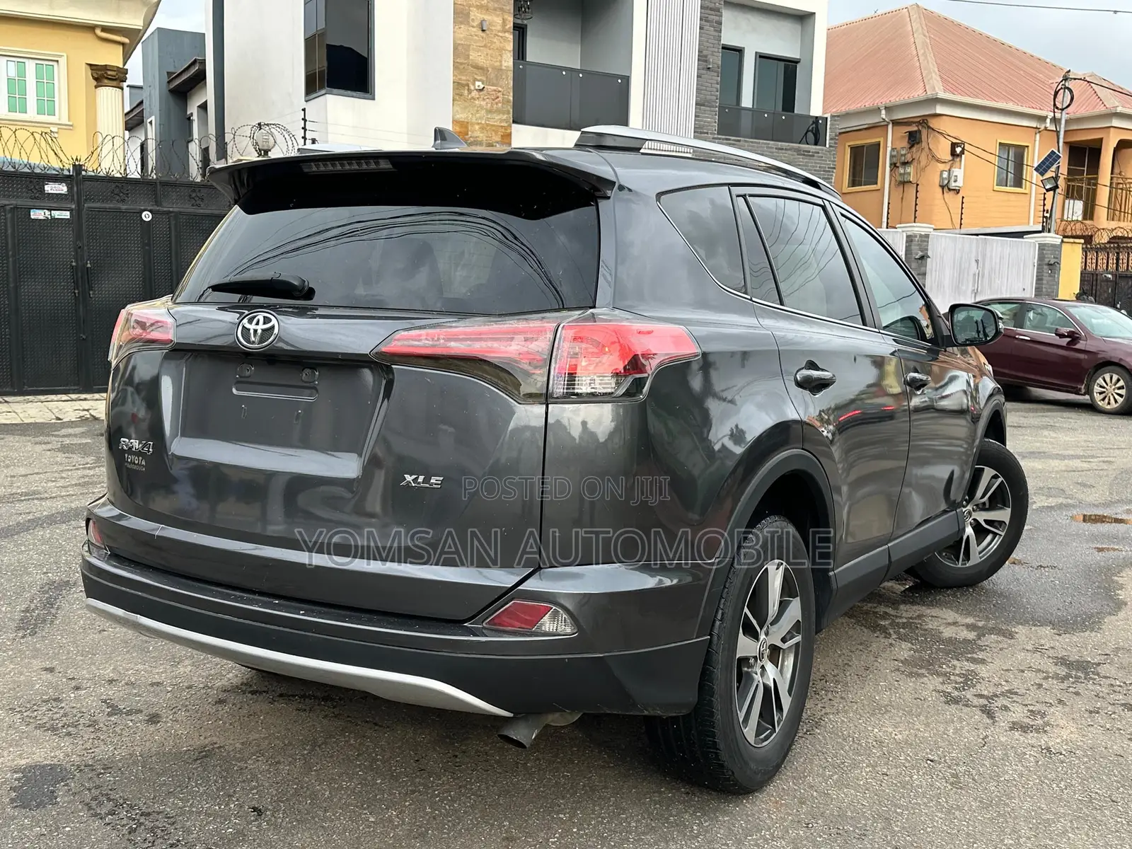Toyota RAV4 Limited AWD (2.5L 4cyl 6A) 2017 Gray