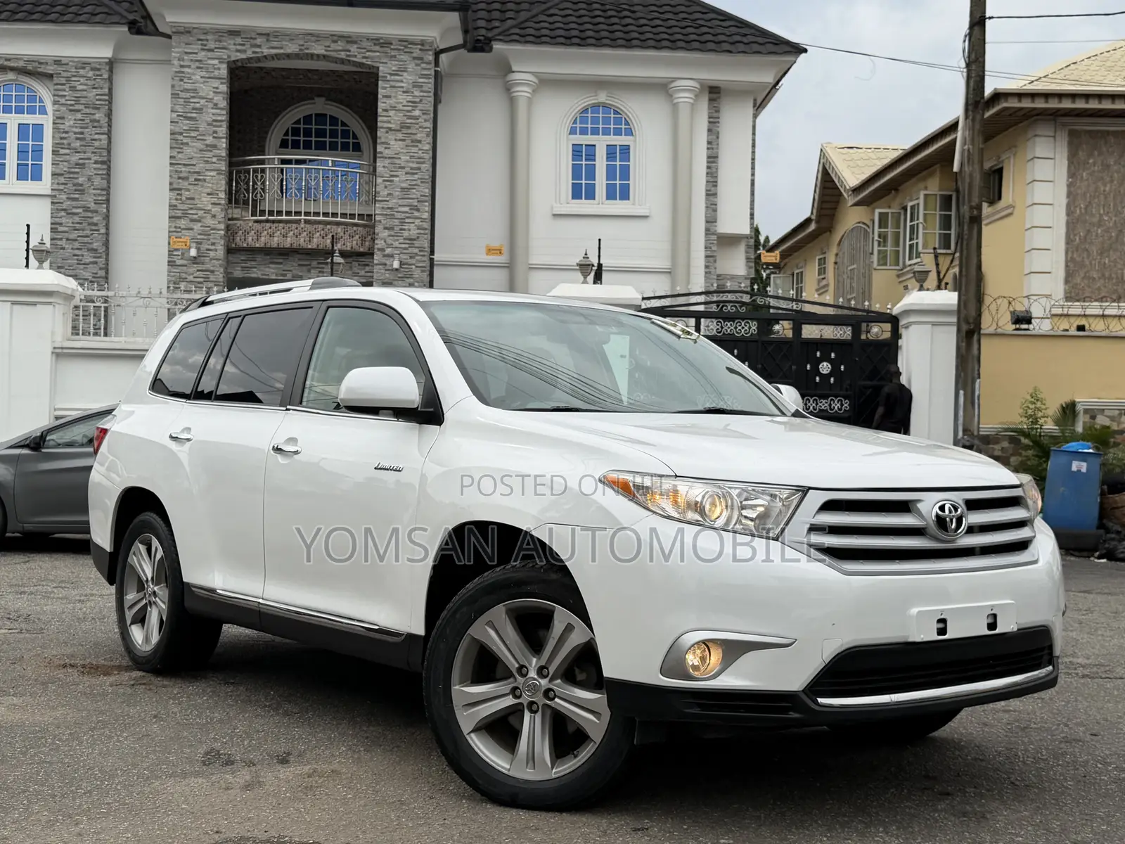 Toyota Highlander Limited 2012 White