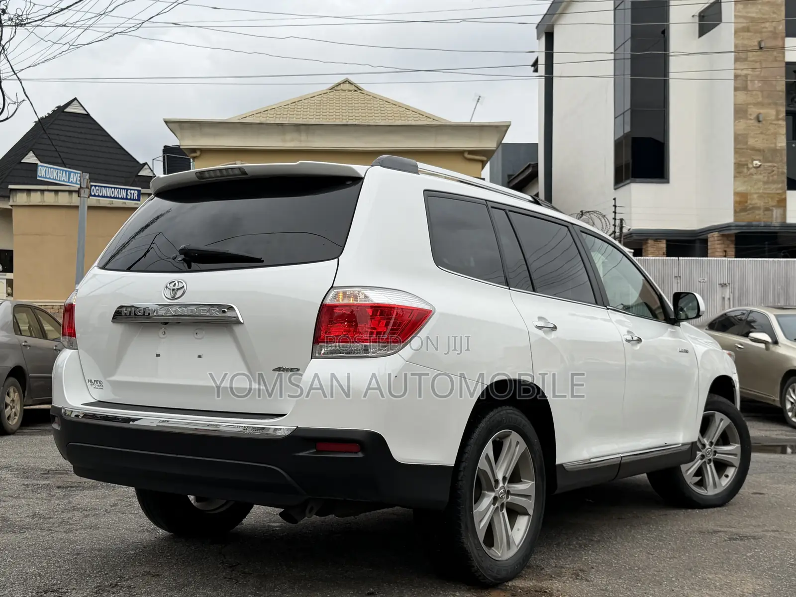 Toyota Highlander Limited 2012 White