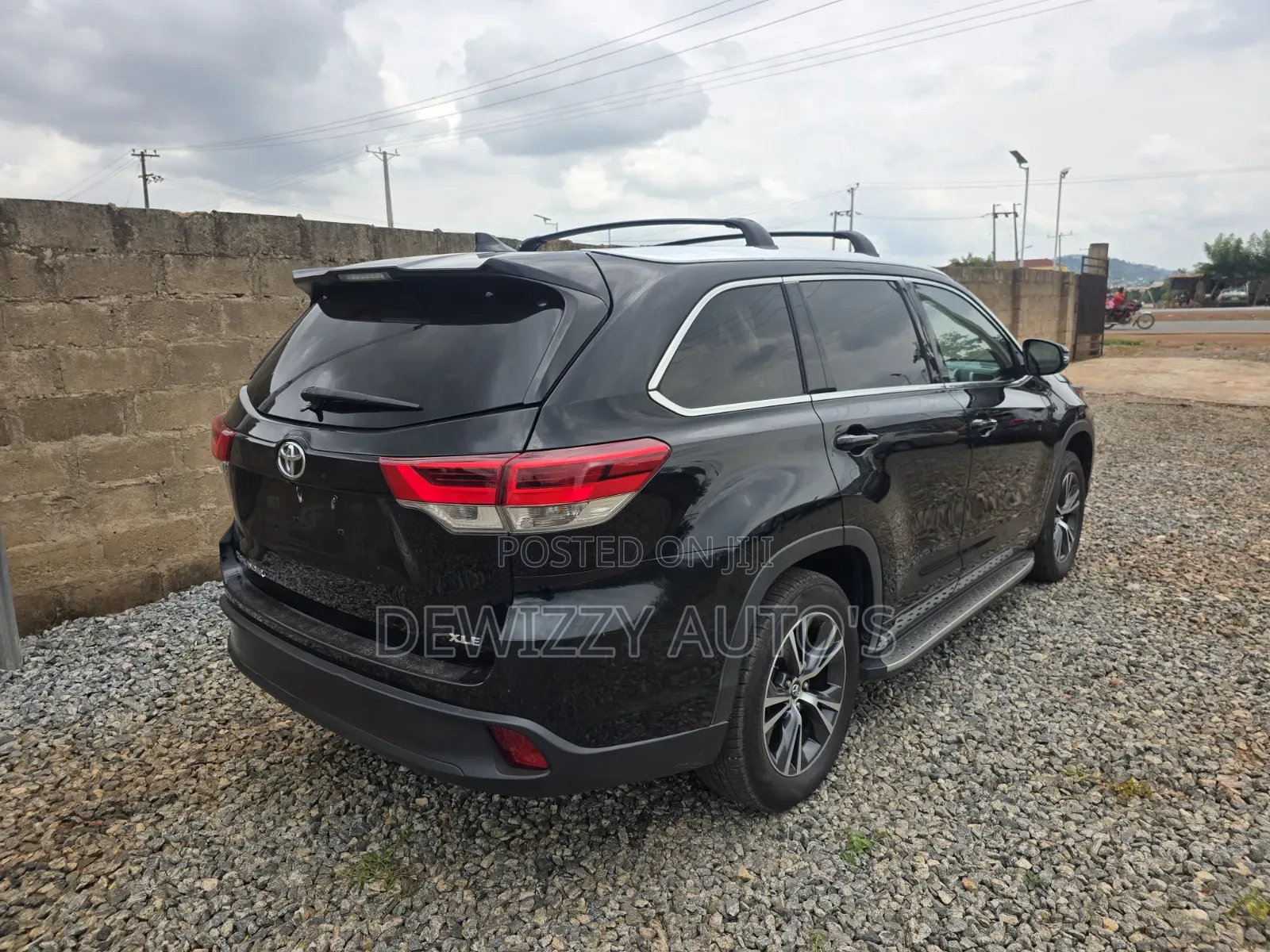 Toyota Highlander XLE 4x4 V6 (3.5L 6cyl 8A) 2018 Black
