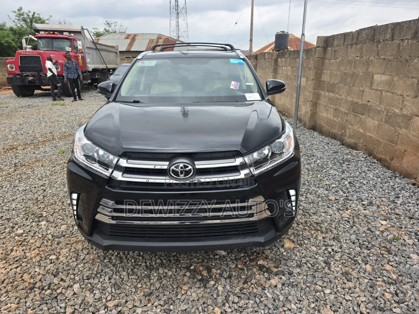 Toyota Highlander XLE 4x4 V6 (3.5L 6cyl 8A) 2018 Black