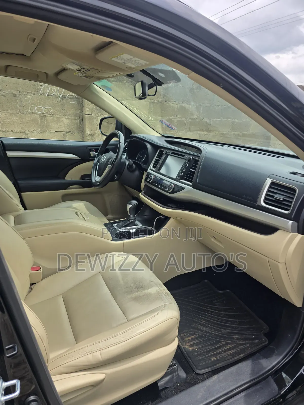 Toyota Highlander XLE 4x4 V6 (3.5L 6cyl 8A) 2018 Black