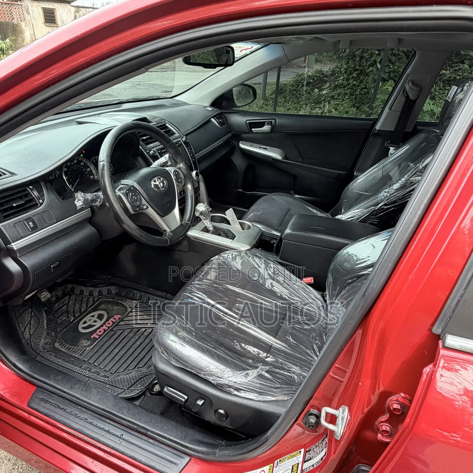 Toyota Camry SE V6 4dr Sedan (3.5L 6cyl 6A) 2012 Red