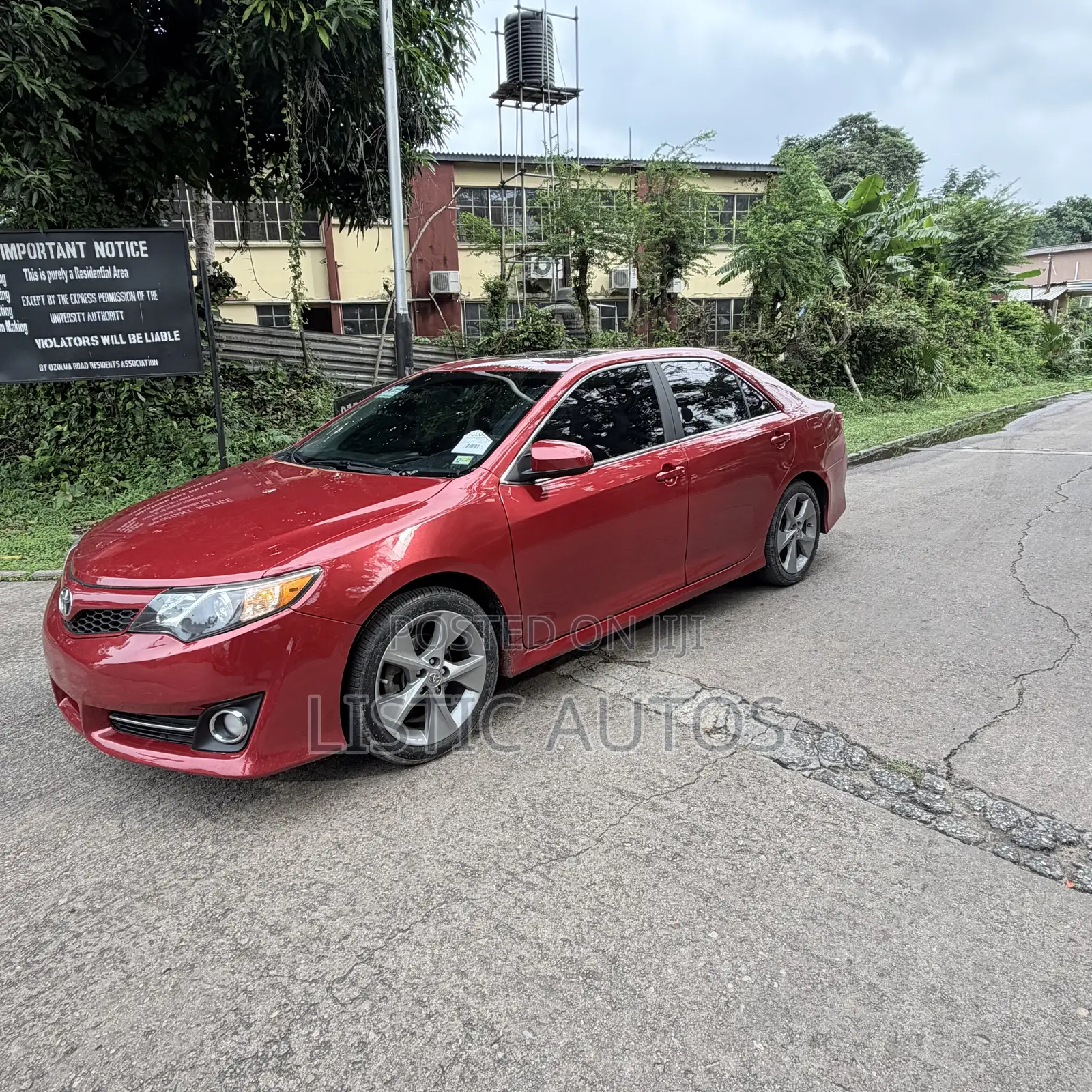 Toyota Camry SE V6 4dr Sedan (3.5L 6cyl 6A) 2012 Red