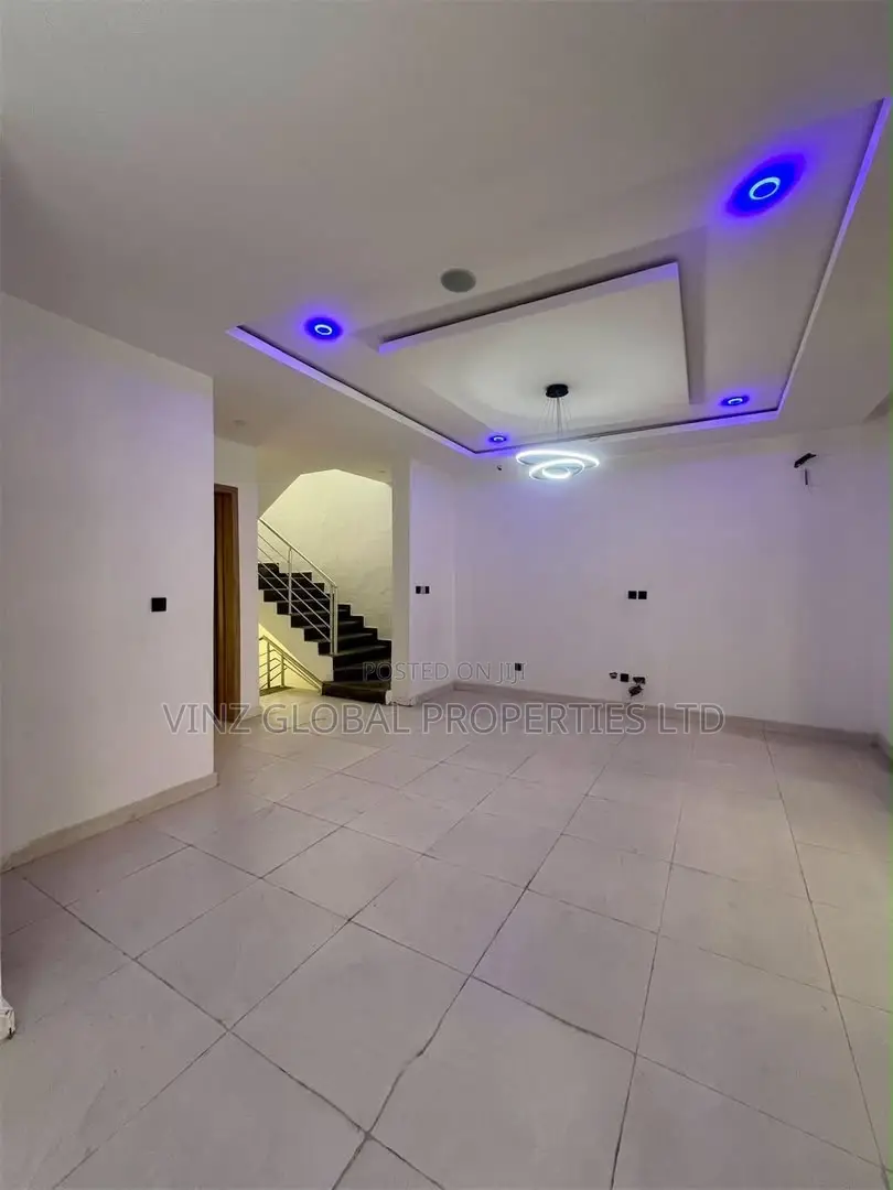 5bdrm Duplex in Lekki for rent
