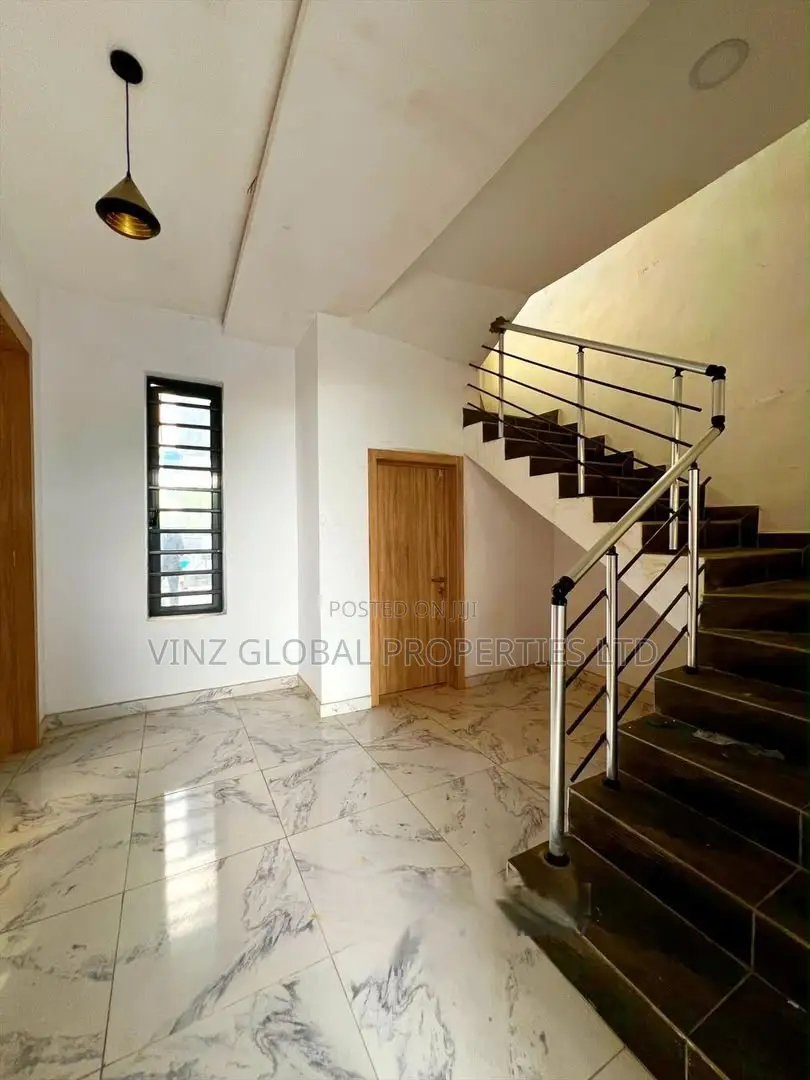 5bdrm Duplex in Lekki for rent