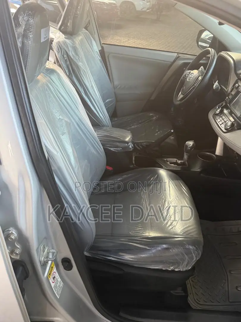 Toyota RAV4 Limited 4dr SUV (2.5L 4cyl 6A) 2014 Silver