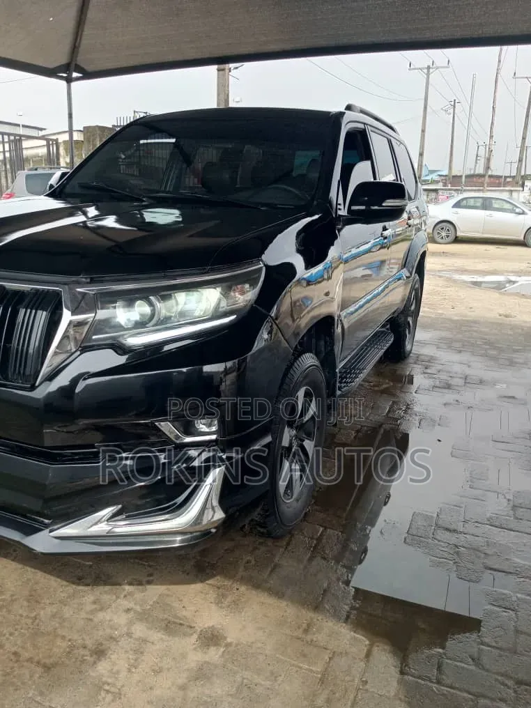 Toyota Land Cruiser Prado 2011 Black