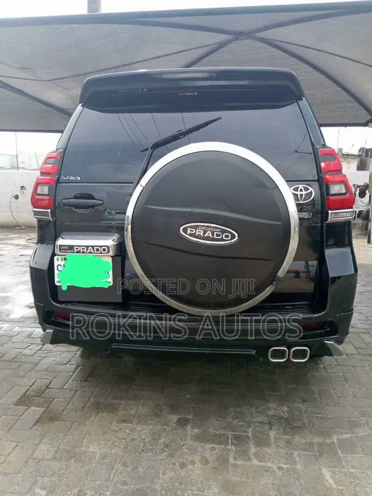 Toyota Land Cruiser Prado 2011 Black