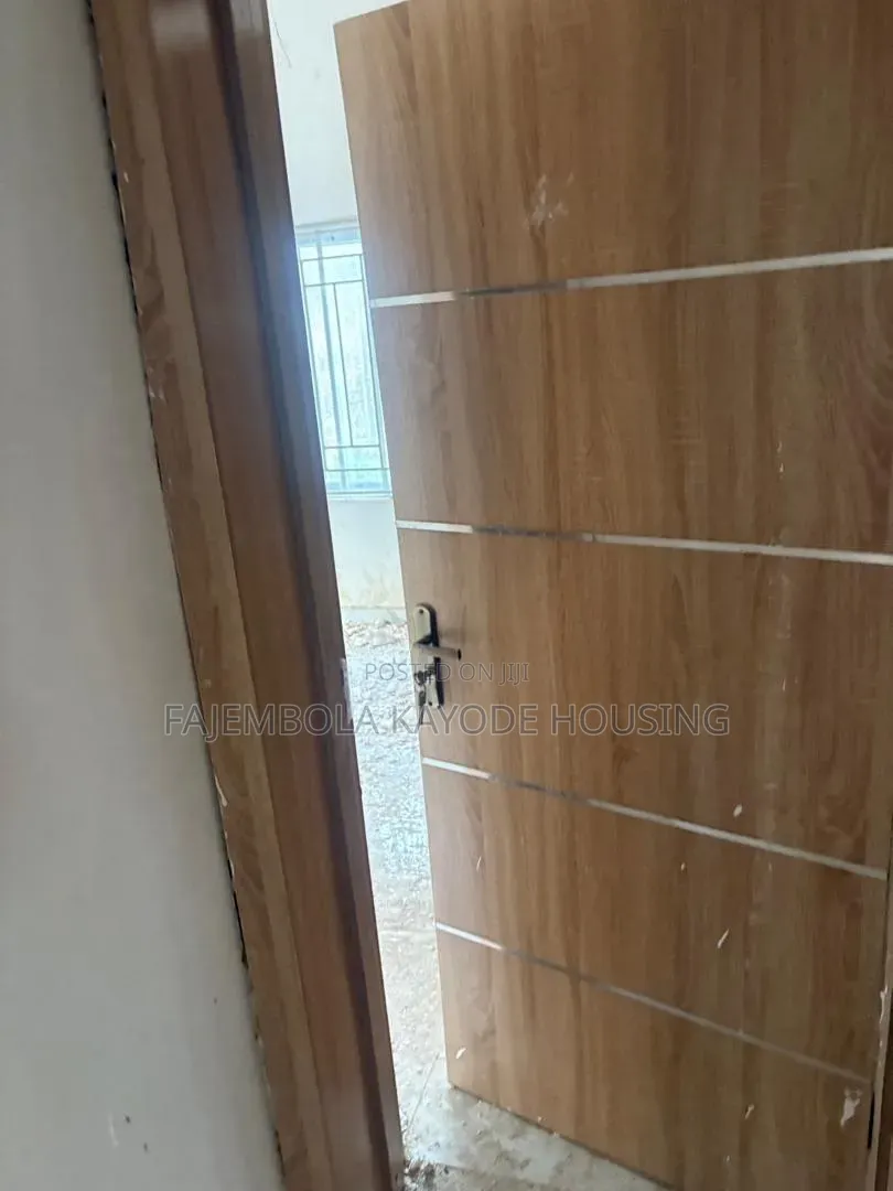 3bdrm Bungalow in Train Terminal Area, Omi Adio for sale