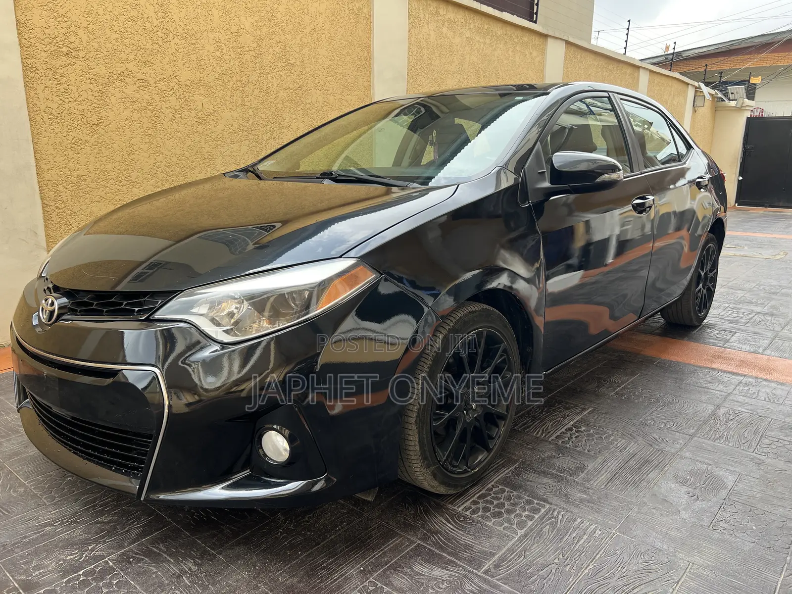 Toyota Corolla S w/Special Edition Pkg (1.8L 4cyl CVT) 2016 Black