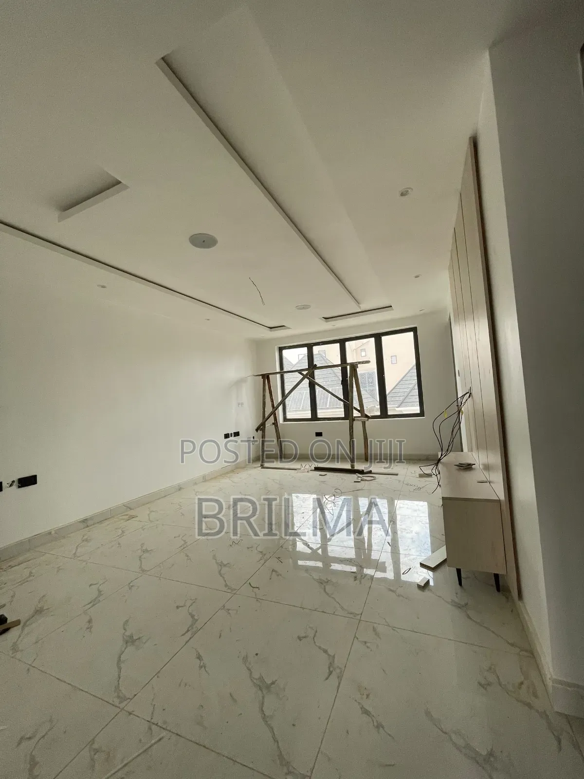 5bdrm Duplex in Jahi for sale