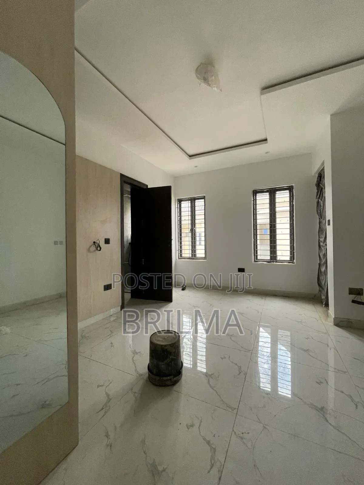 5bdrm Duplex in Jahi for sale