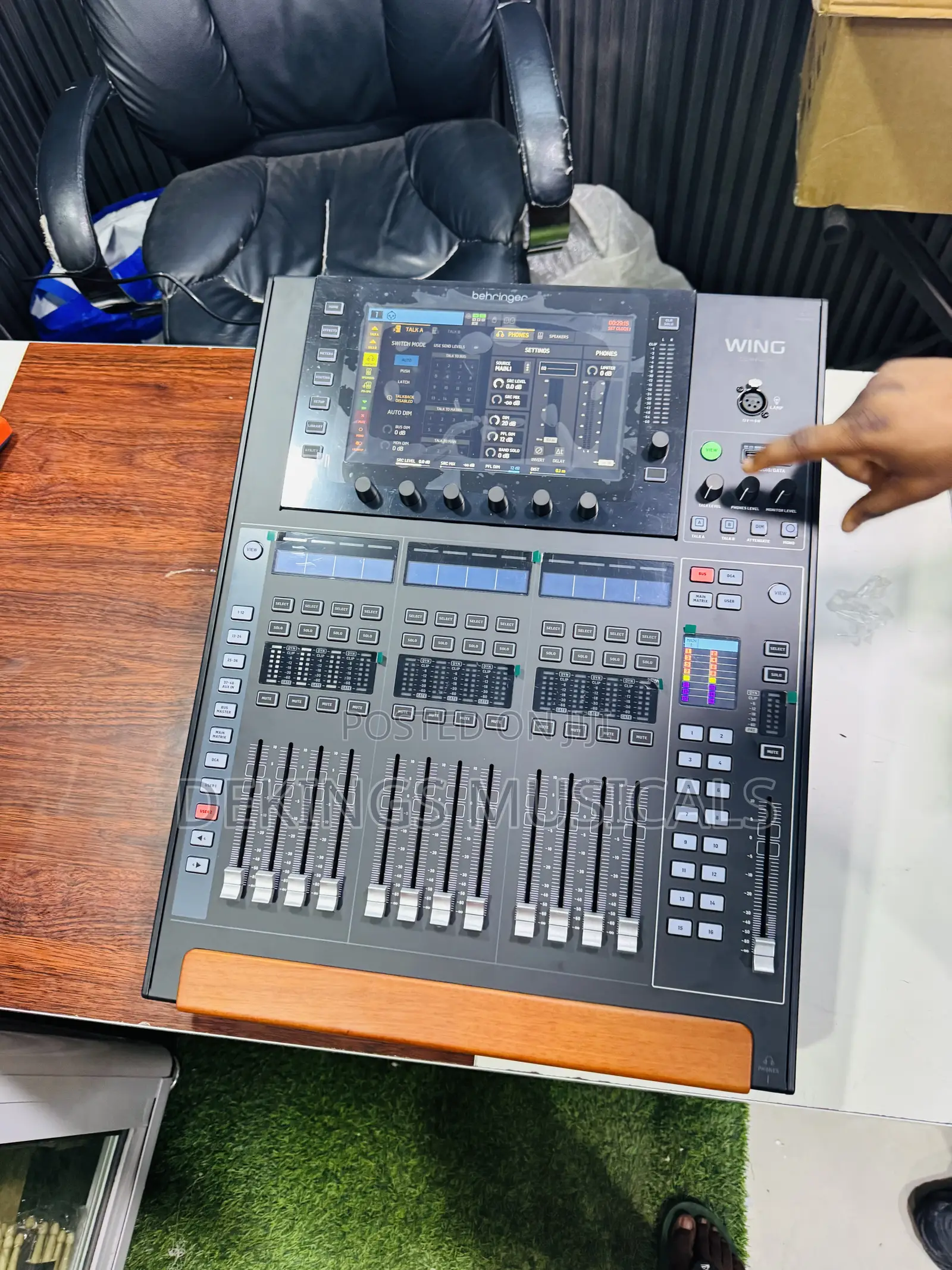 Behringer Wing Compact Digital Mixer Console