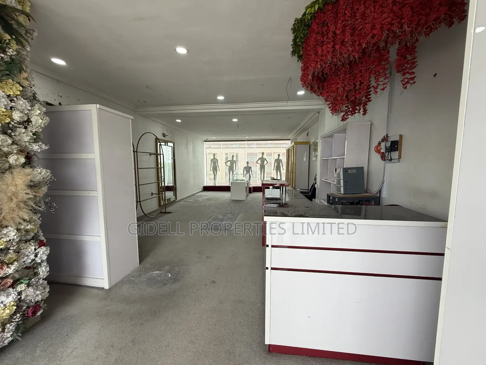 Serviced 60sqm Shop / Office Space on the Third Floor With Elevator