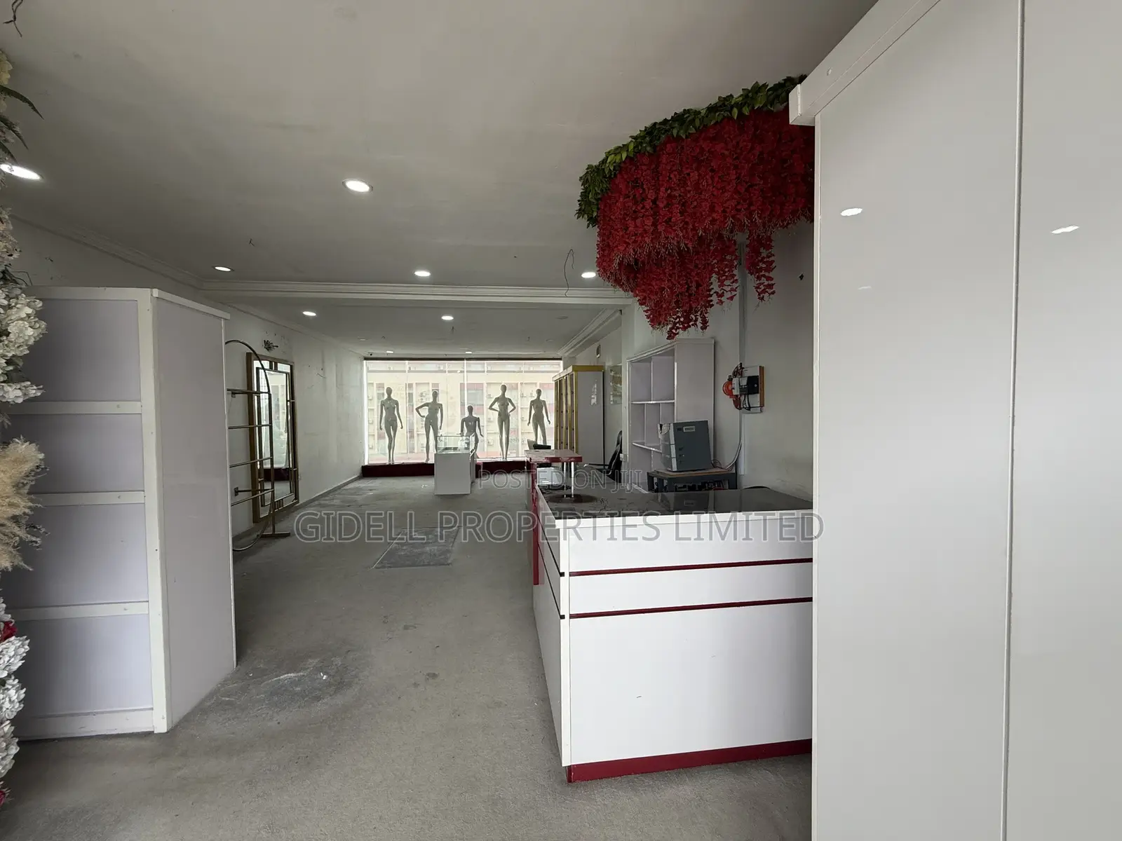 Serviced 60sqm Shop / Office Space on the Third Floor With Elevator