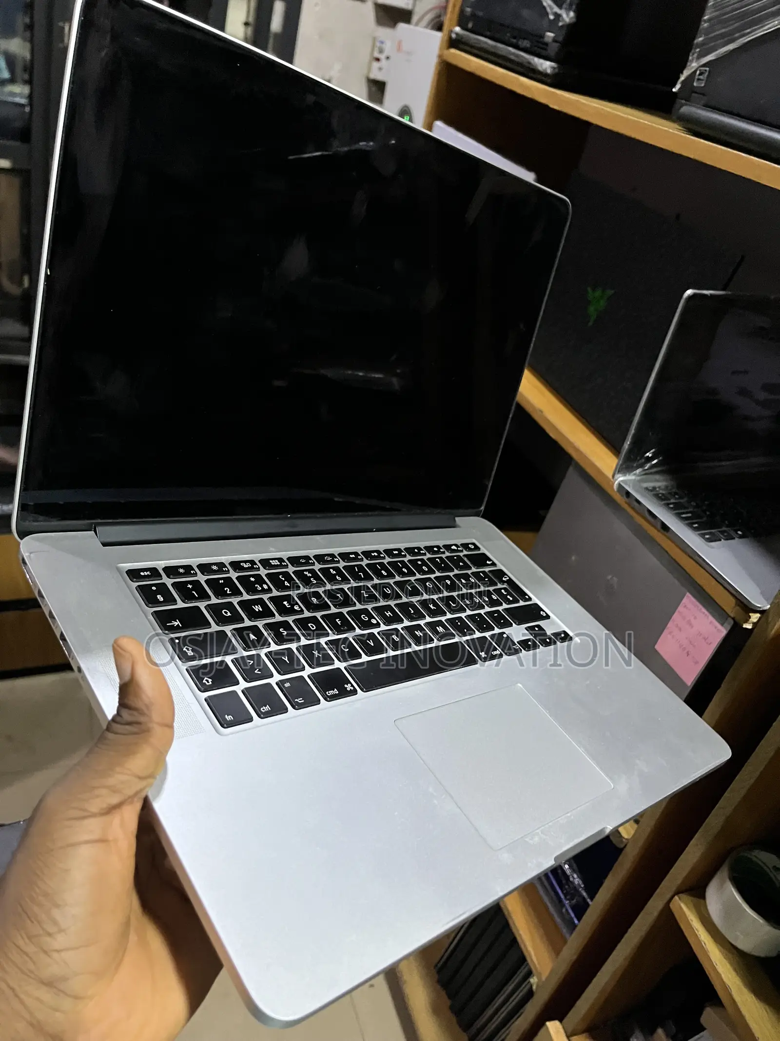 Laptop Apple MacBook Pro 2015 16GB Intel Core i7 SSD 256GB