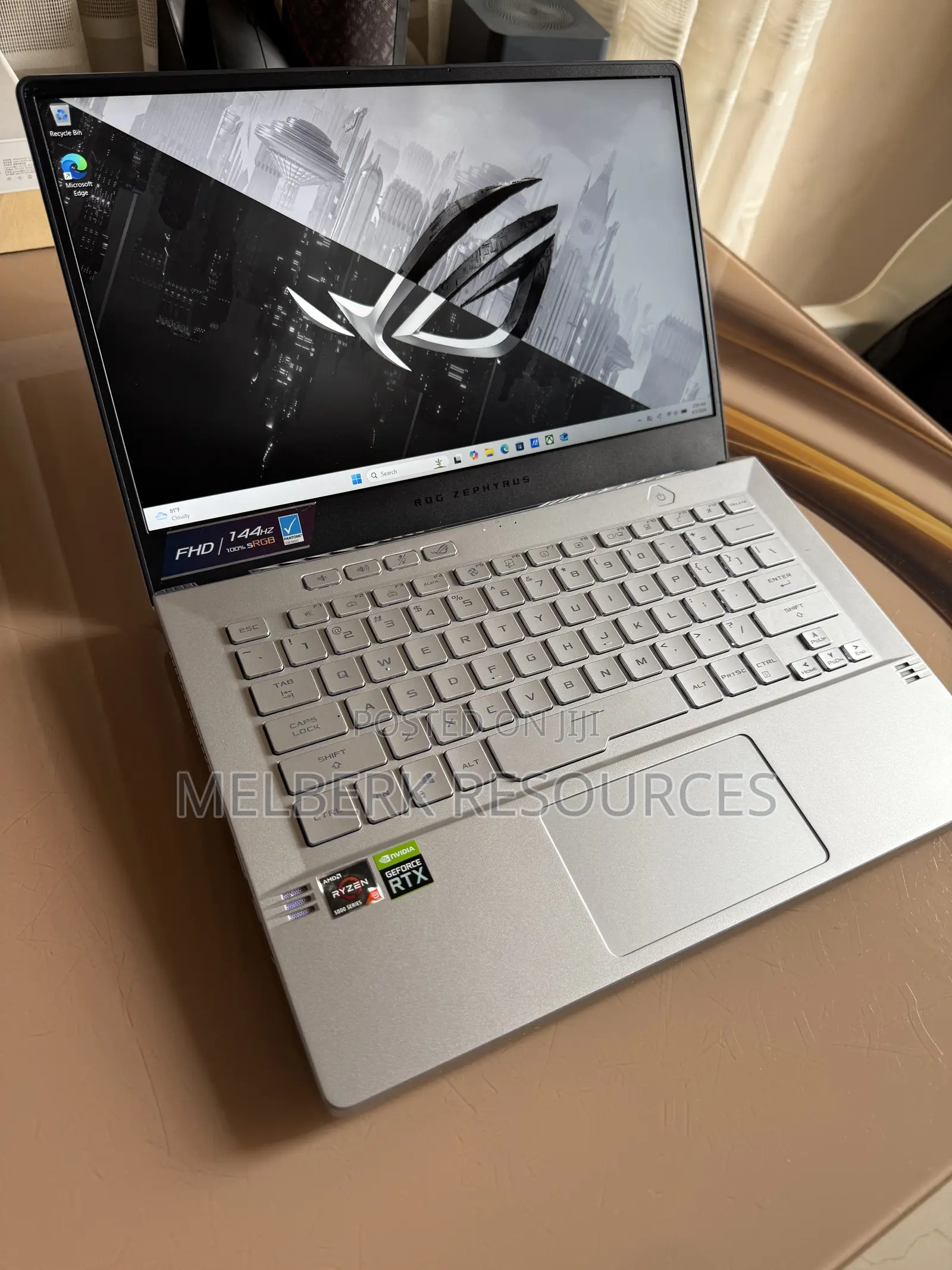 Laptop Asus ROG Zephyrus G14 16GB AMD Ryzen 9 SSD 1T