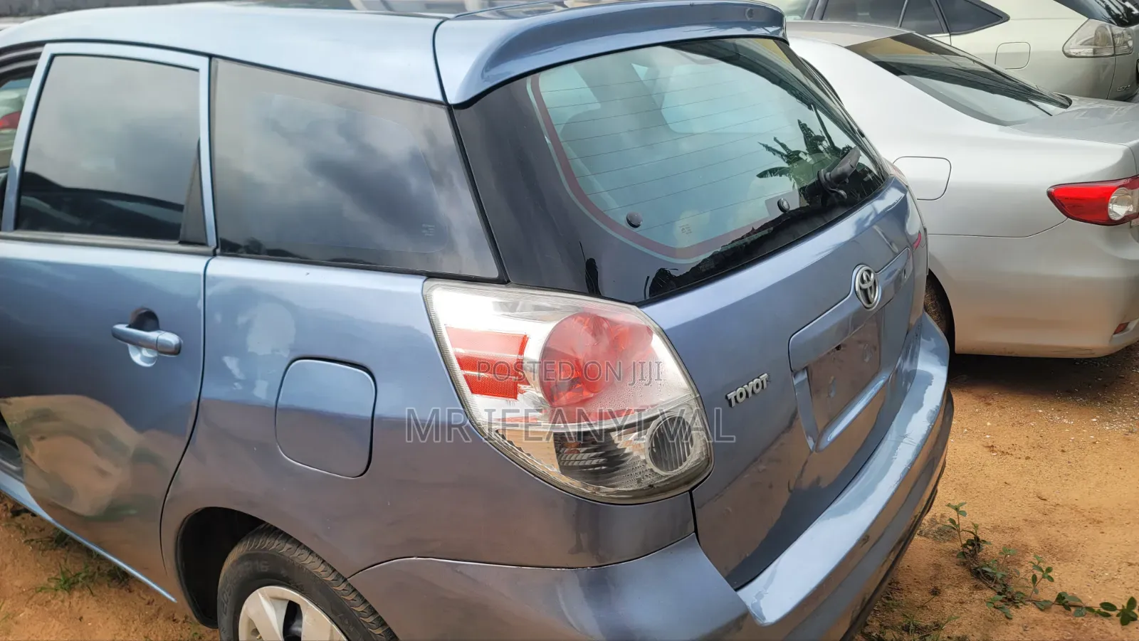 Toyota Matrix Hatchback FWD (1.8L 4cyl 5M) 2007 Blue