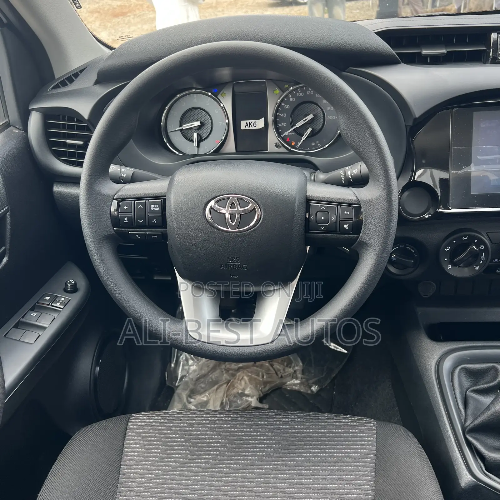 New Toyota Hilux 2025 White