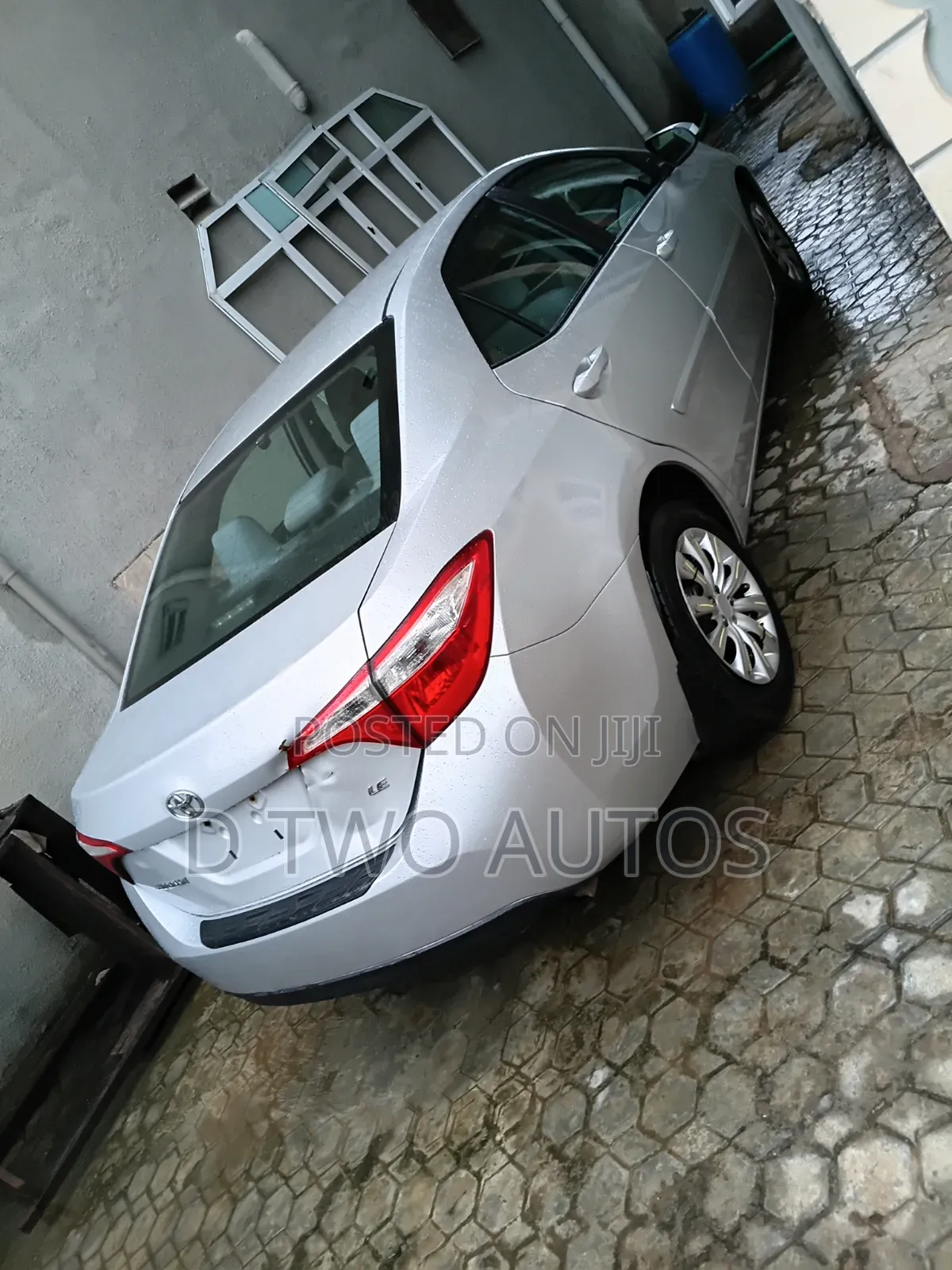 Toyota Corolla LE Plus 4dr Sedan (1.8L 4cyl CVT) 2015 Silver