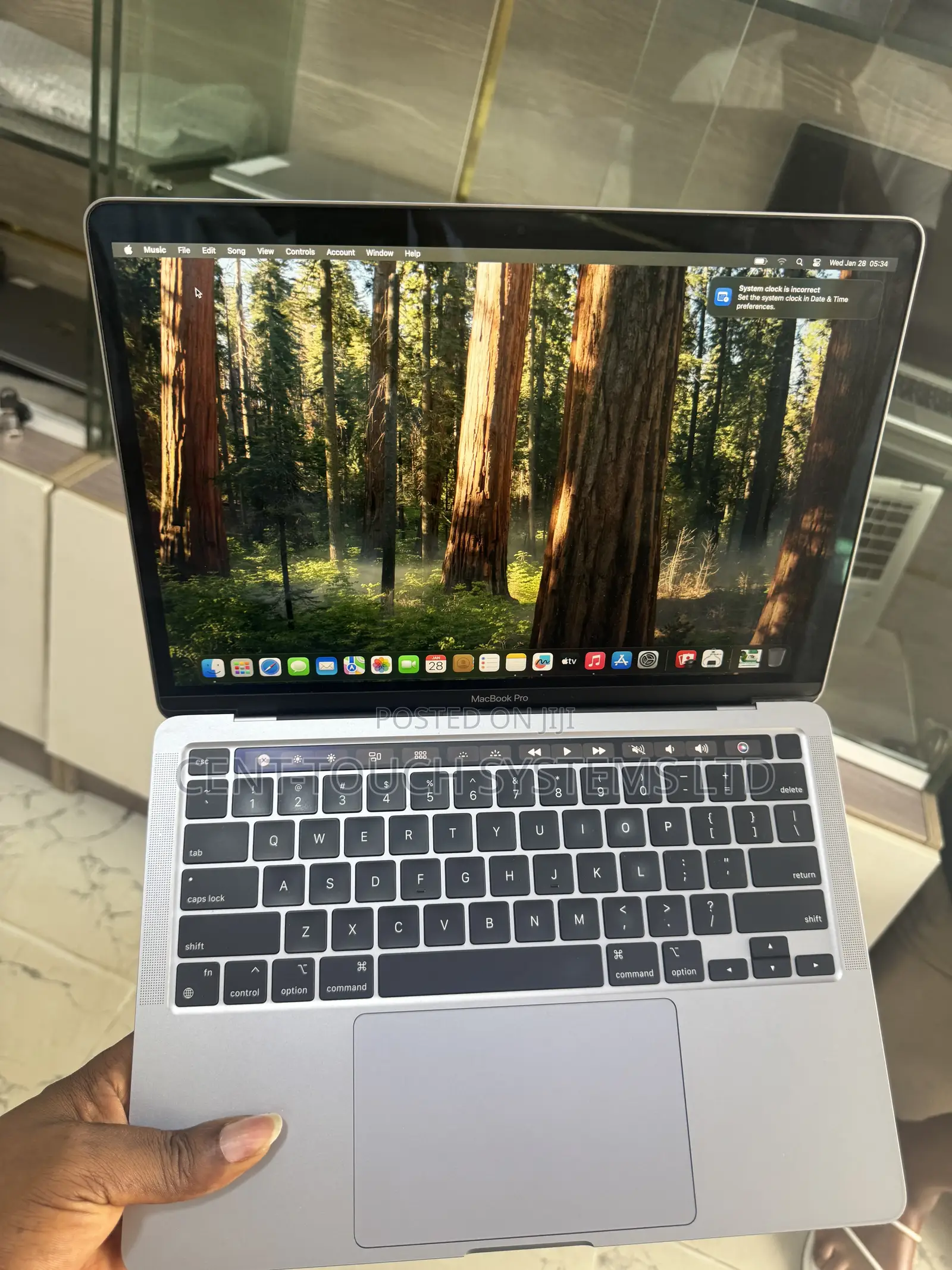Laptop Apple MacBook Pro 2022 M2 8GB Intel Core M2 SSD 512GB
