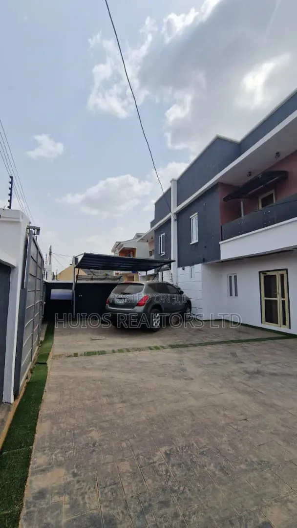 4bdrm Duplex in Emmanuel Estate, Jericho for sale