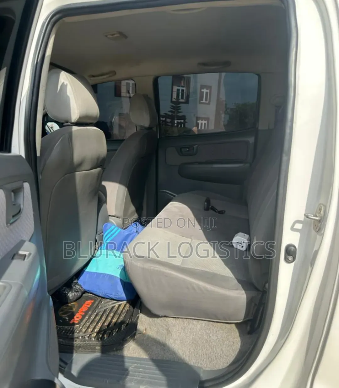 Toyota Hilux 2012 White