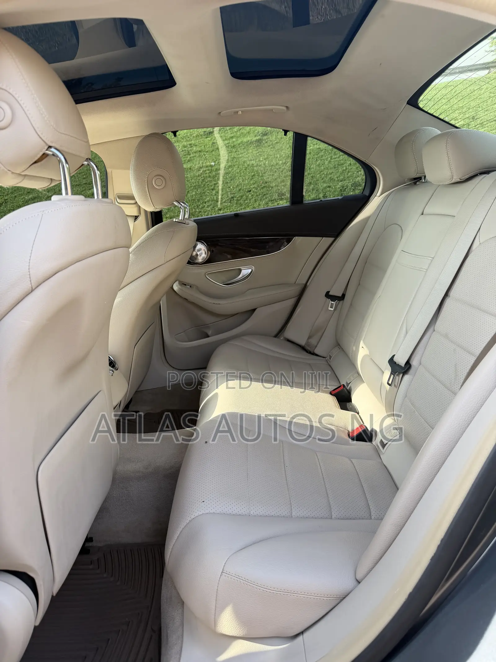 Mercedes-Benz C300 Luxury 4dr AWD 4Matic Sedan (2.0L 4cyl 7A) 2015 Gray