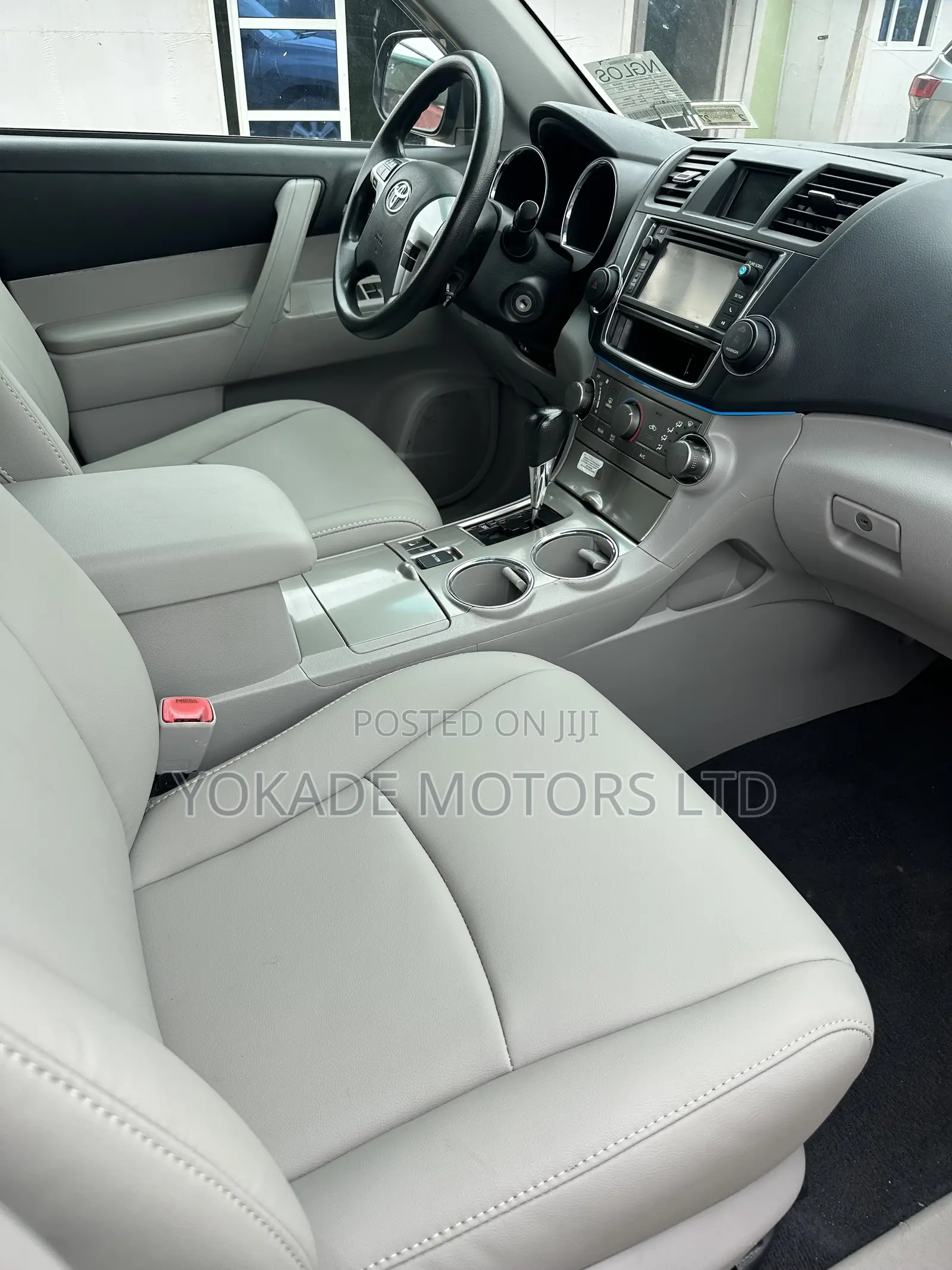 Toyota Highlander 3.5L 2WD 2013 Gray