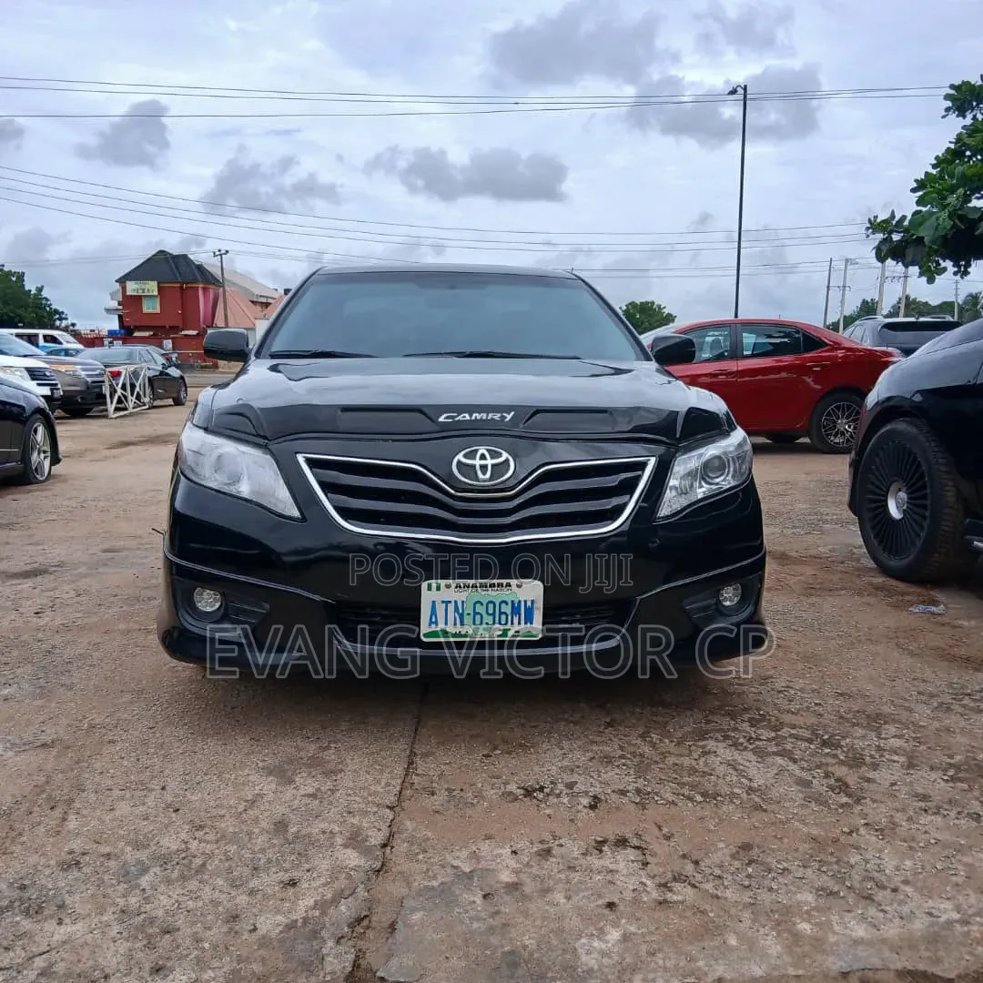 Toyota Camry SE 4dr Sedan (2.5L 4cyl 6AM) 2010 Black
