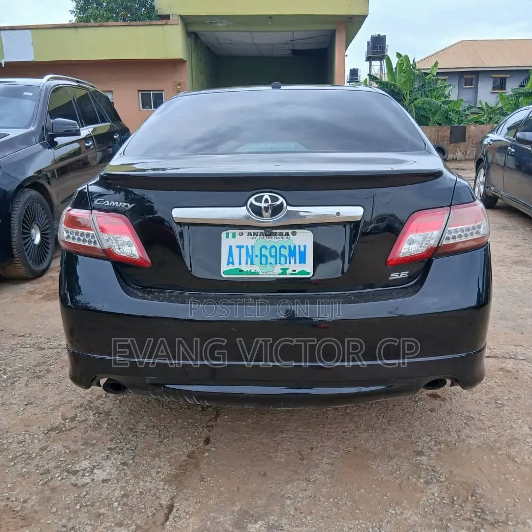 Toyota Camry SE 4dr Sedan (2.5L 4cyl 6AM) 2010 Black