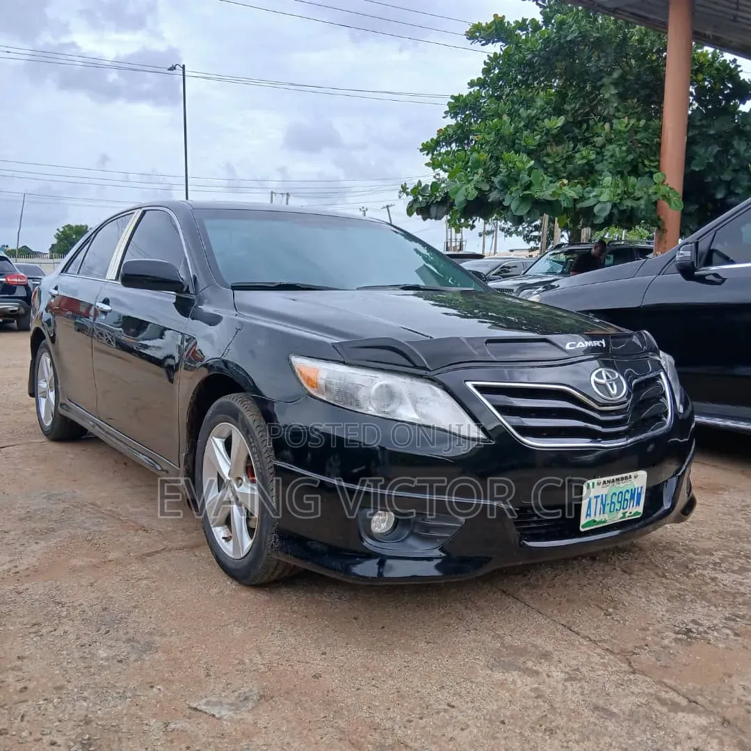 Toyota Camry SE 4dr Sedan (2.5L 4cyl 6AM) 2010 Black