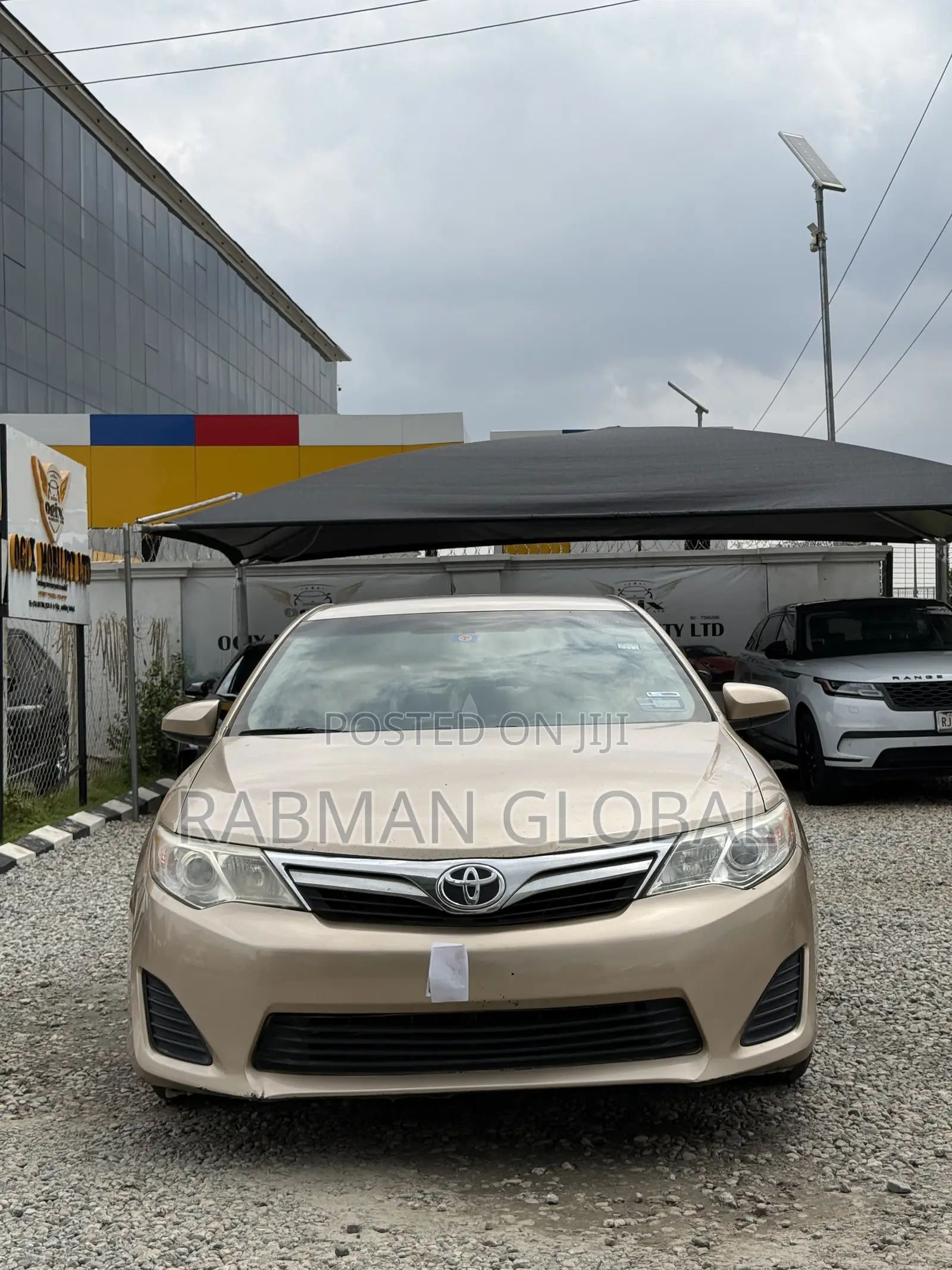 Toyota Camry LE 4dr Sedan (2.5L 4cyl 6A) 2012 Gold