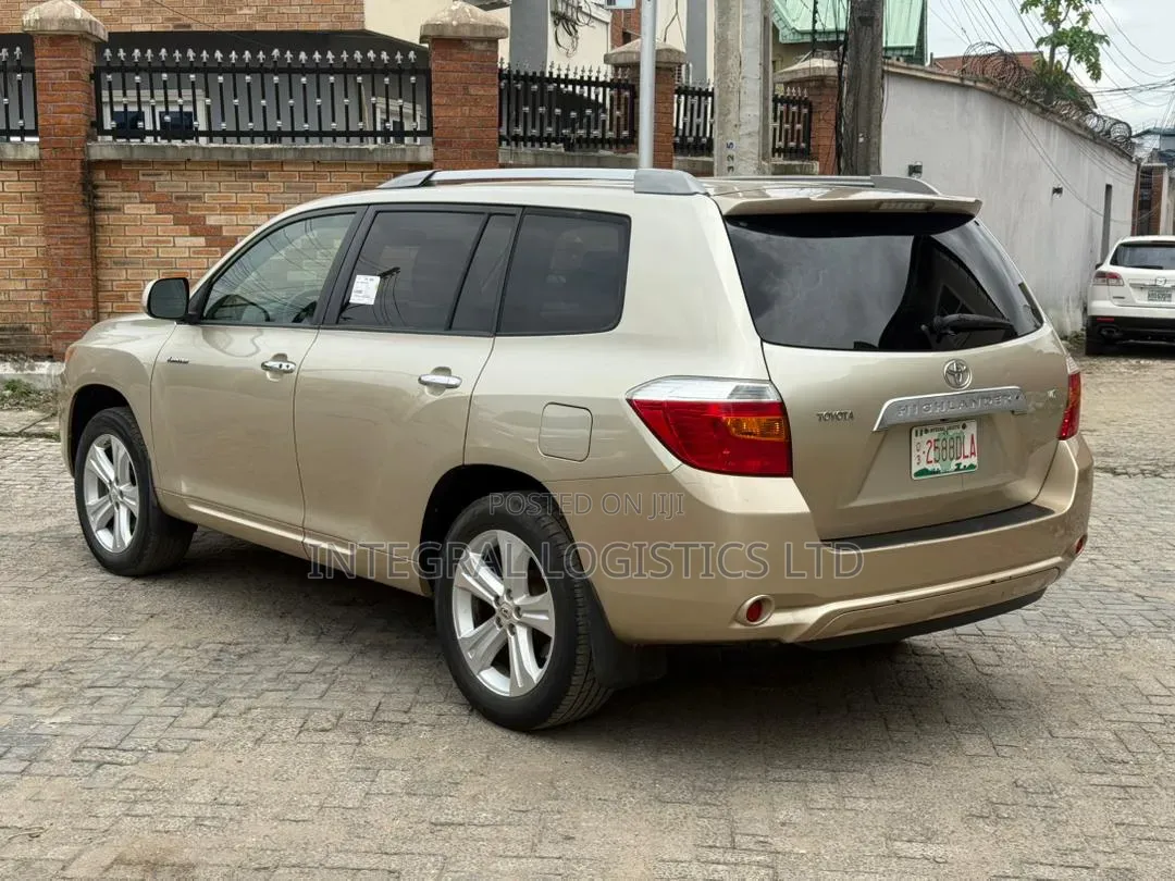 Toyota Highlander 2009 Gold