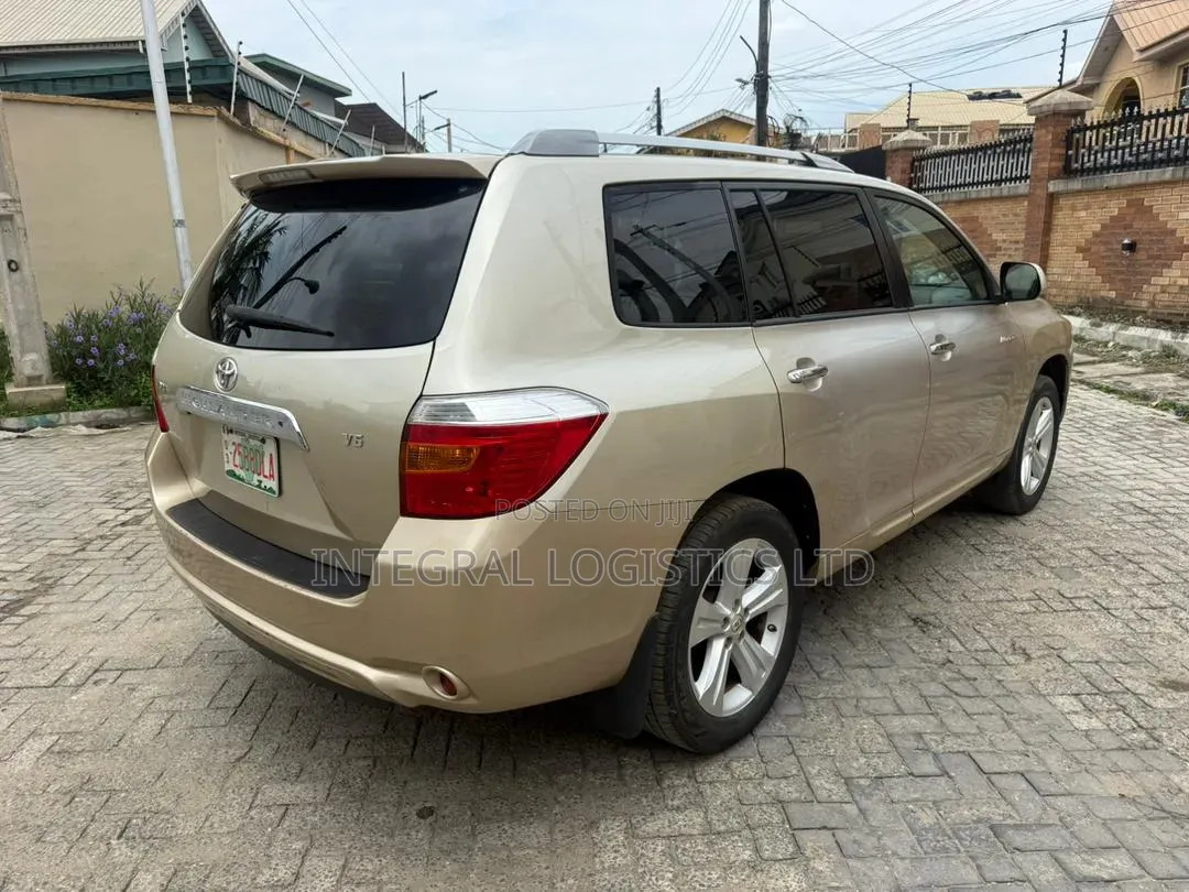 Toyota Highlander 2009 Gold