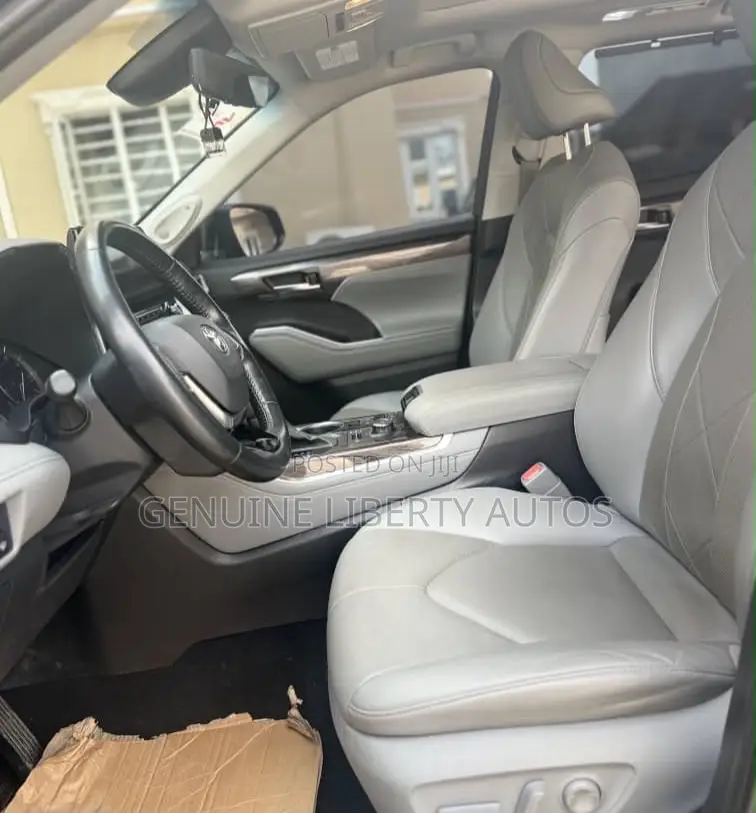 Toyota Highlander Platinum 2021 Blue