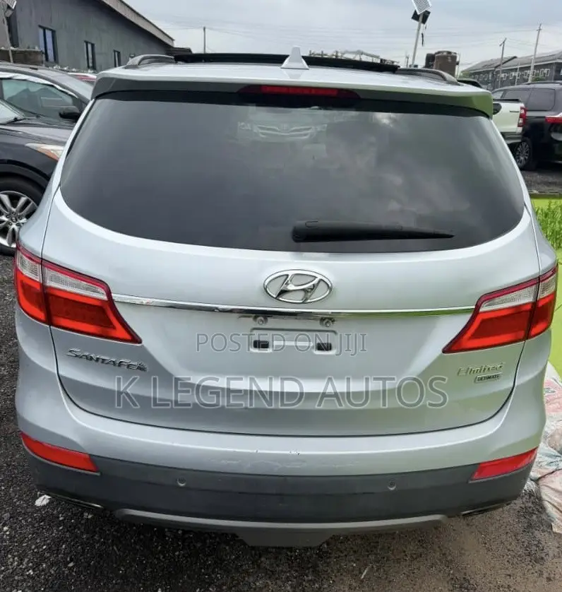 Hyundai Santa Fe Limited 4dr SUV AWD (3.3L 6cyl 6A) 2015 Silver
