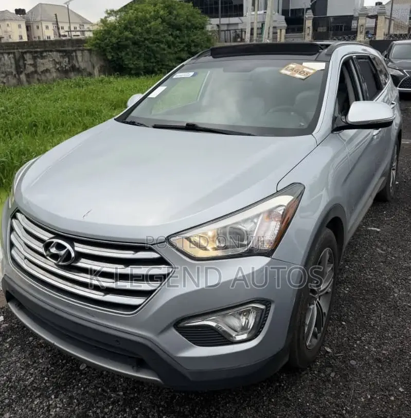 Hyundai Santa Fe Limited 4dr SUV AWD (3.3L 6cyl 6A) 2015 Silver