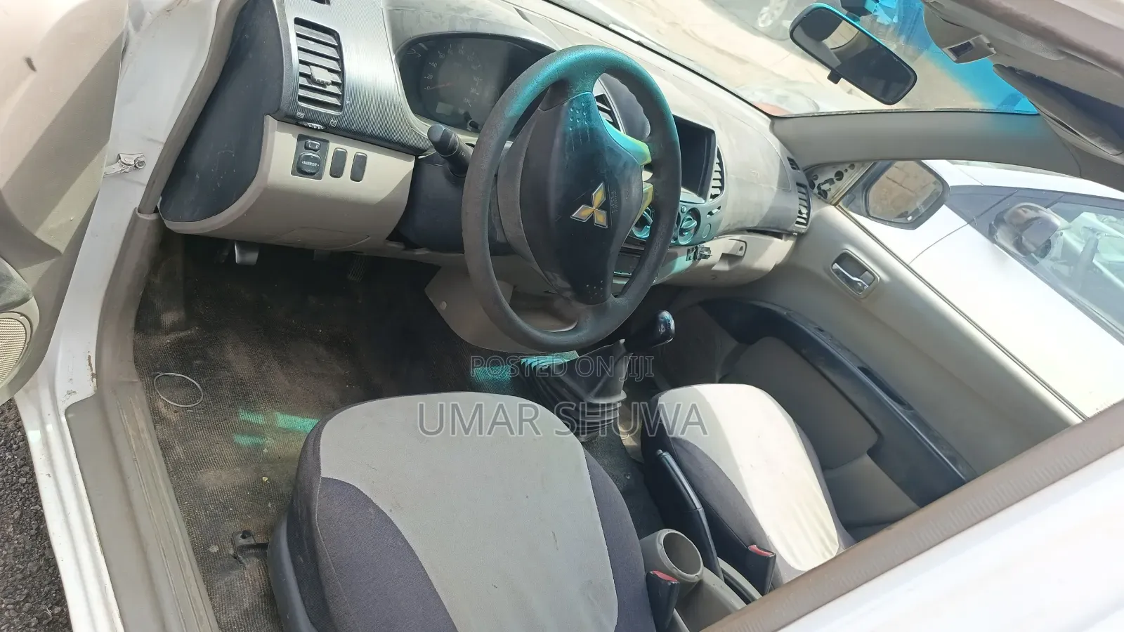 Mitsubishi L200 2012 White