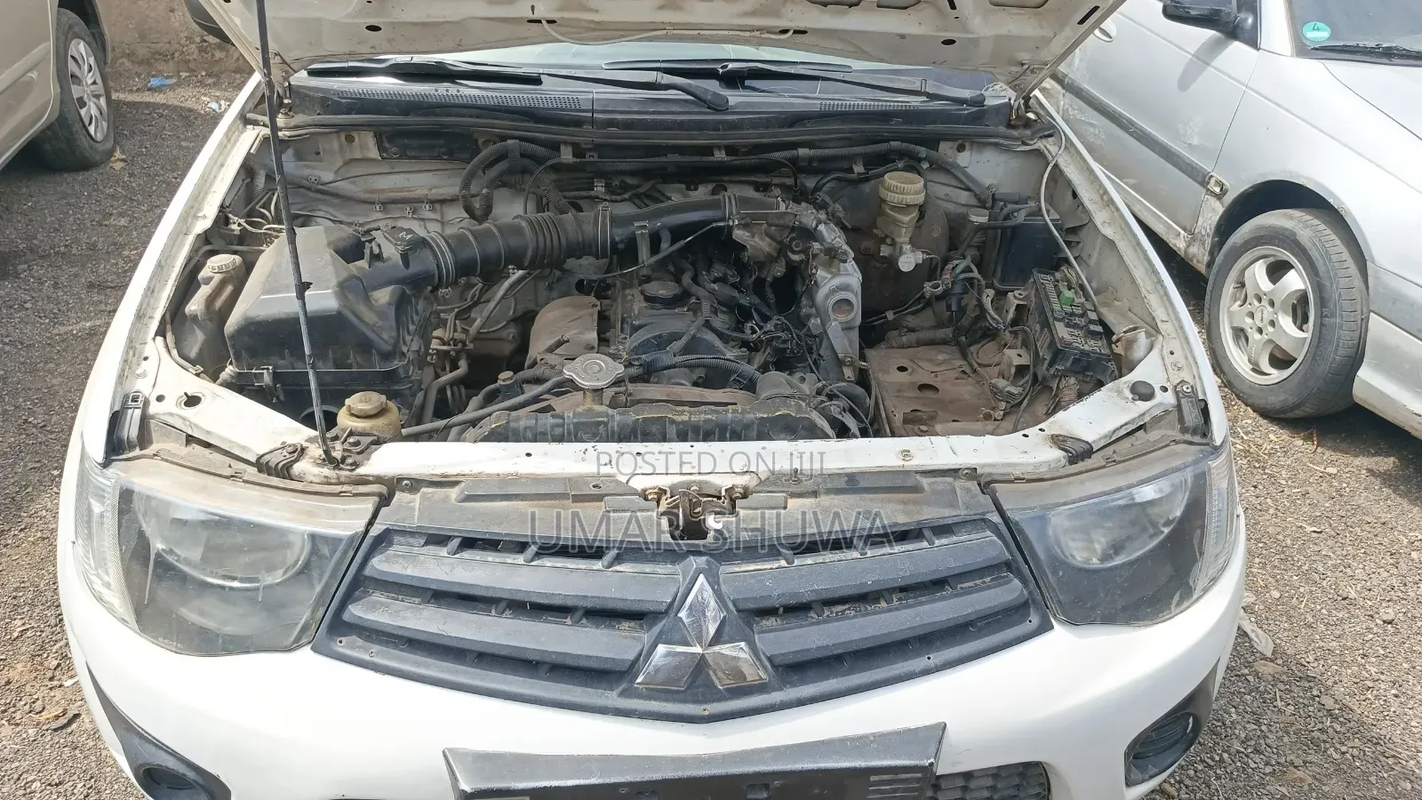 Mitsubishi L200 2012 White
