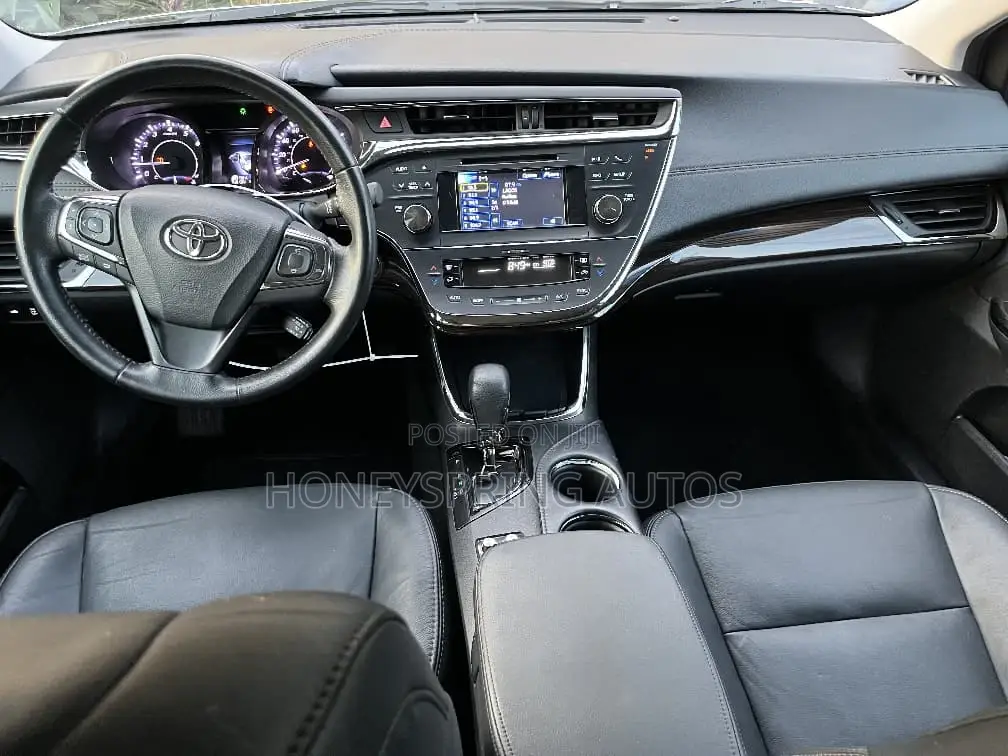 Toyota Avalon XLE Sedar FWD (3.5L 6cyl 6A) 2013 White
