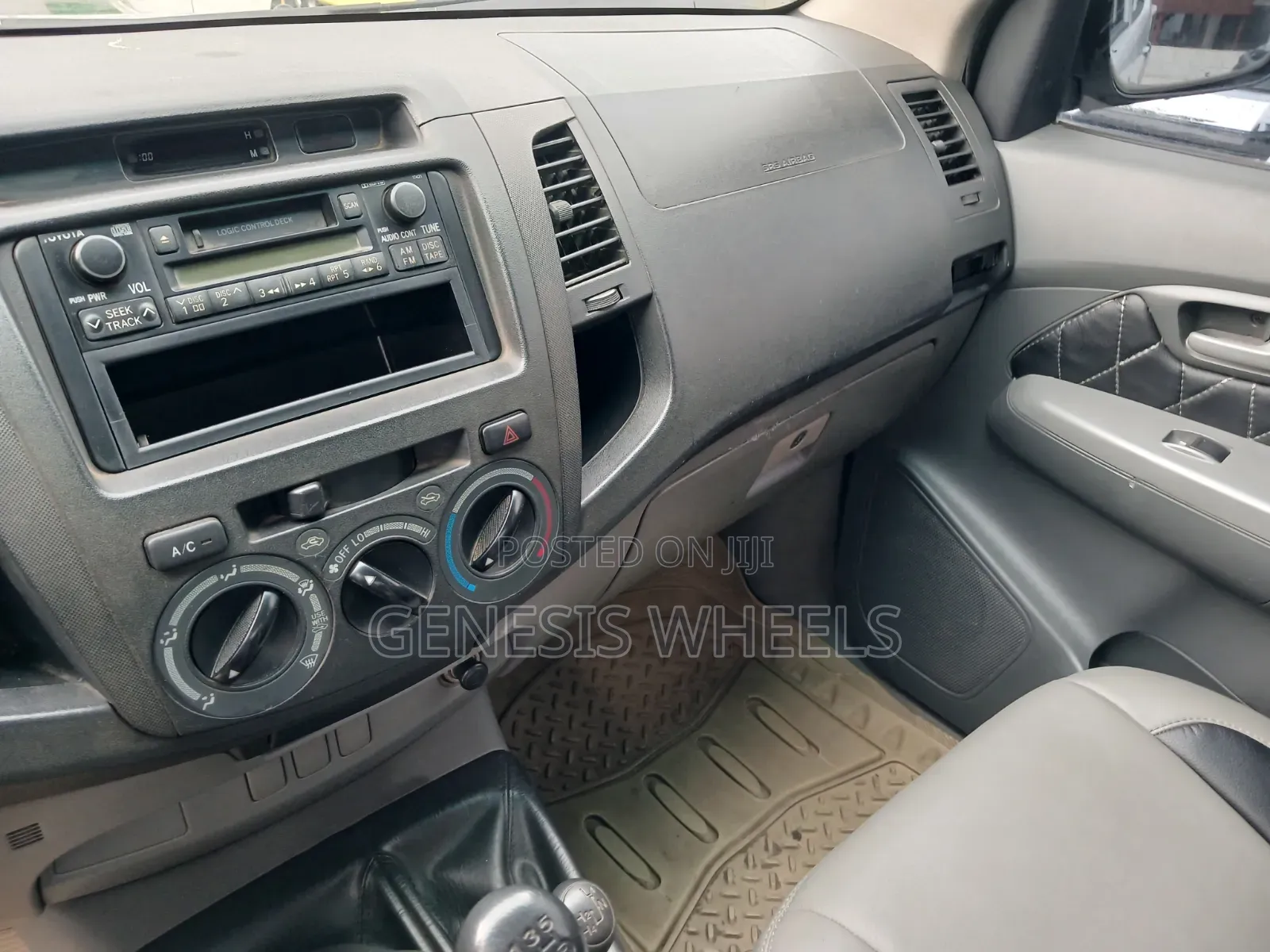 Toyota Hilux SR5 4x4 2014 White