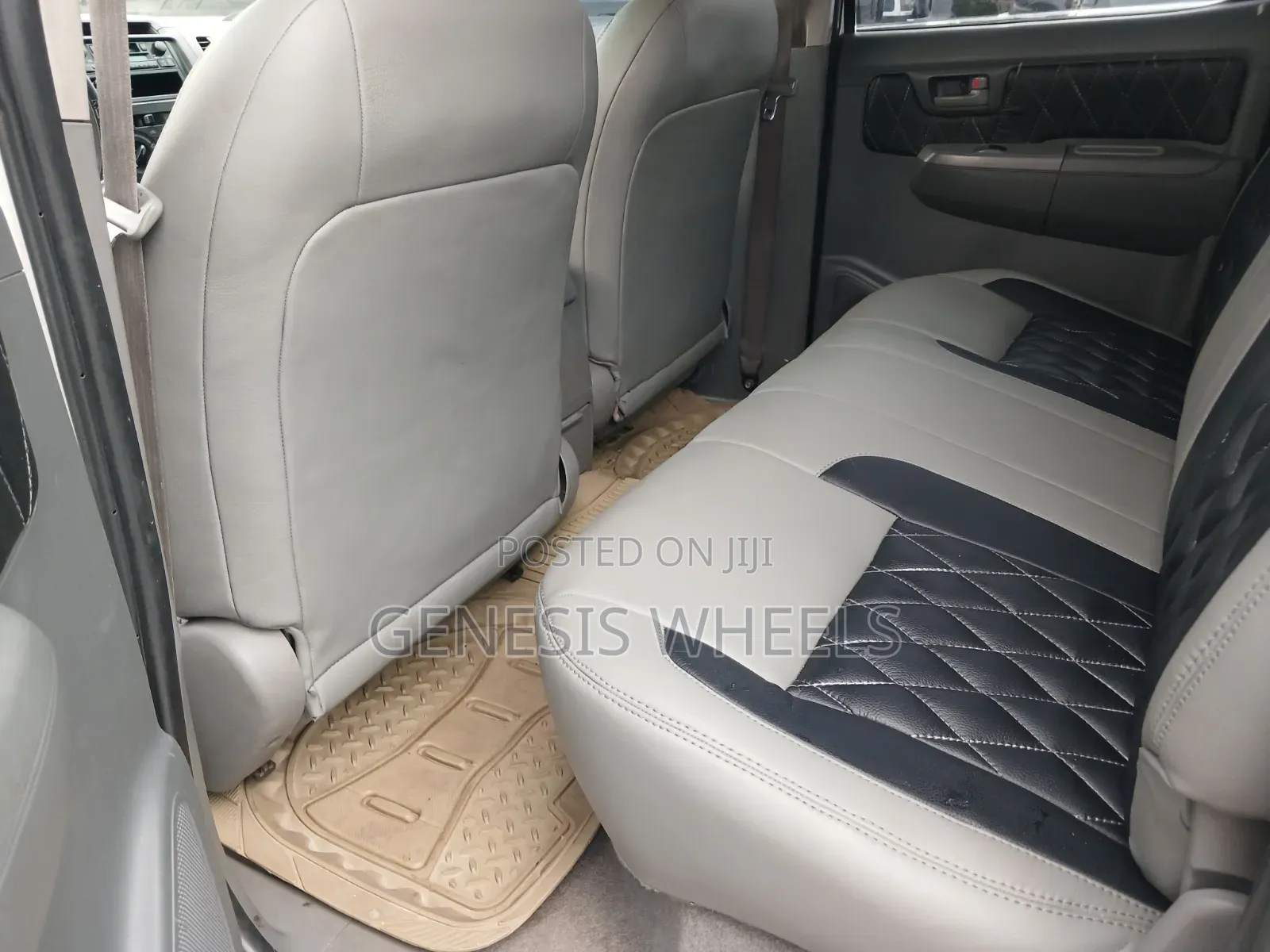 Toyota Hilux SR5 4x4 2014 White