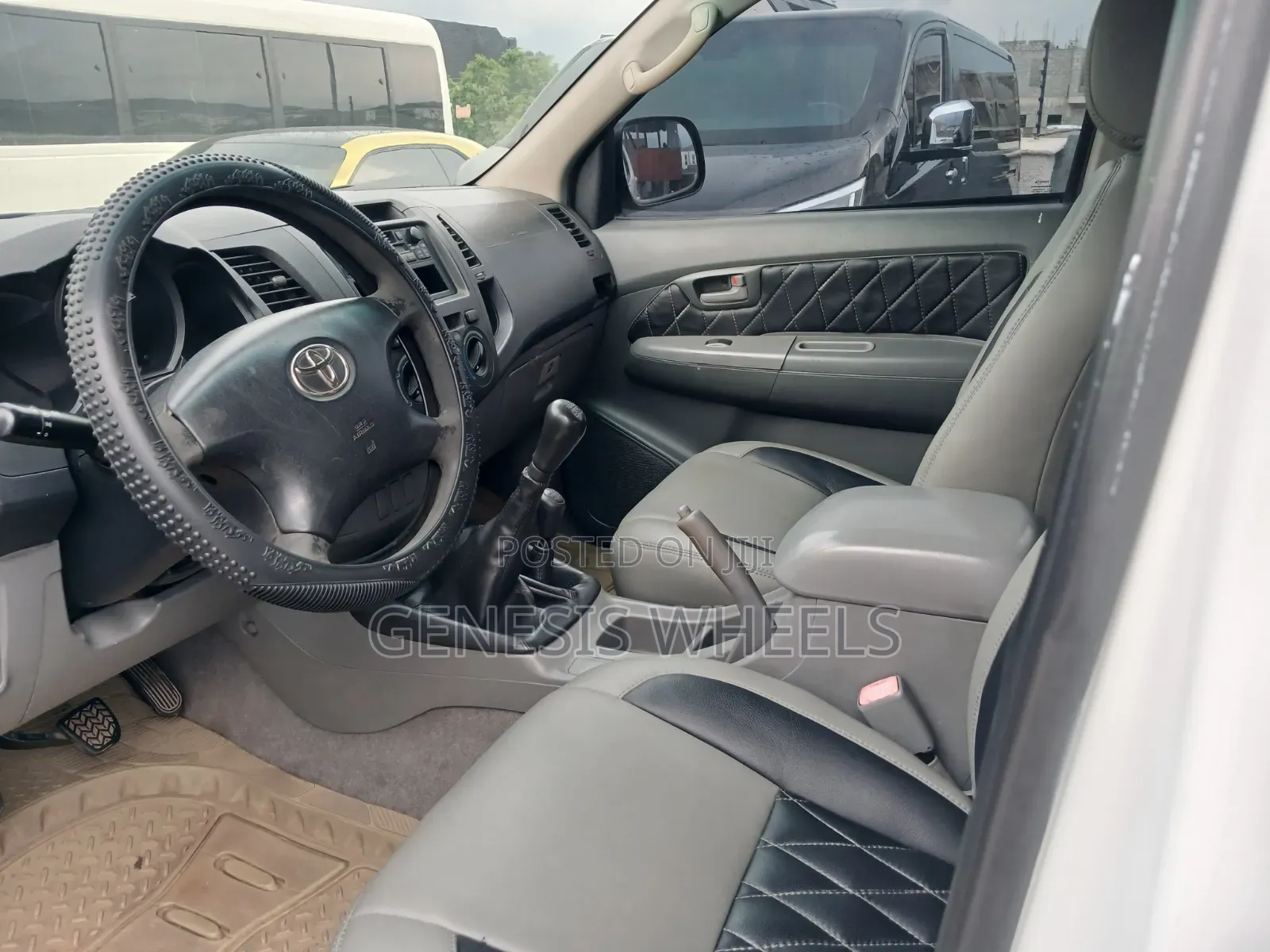 Toyota Hilux SR5 4x4 2014 White